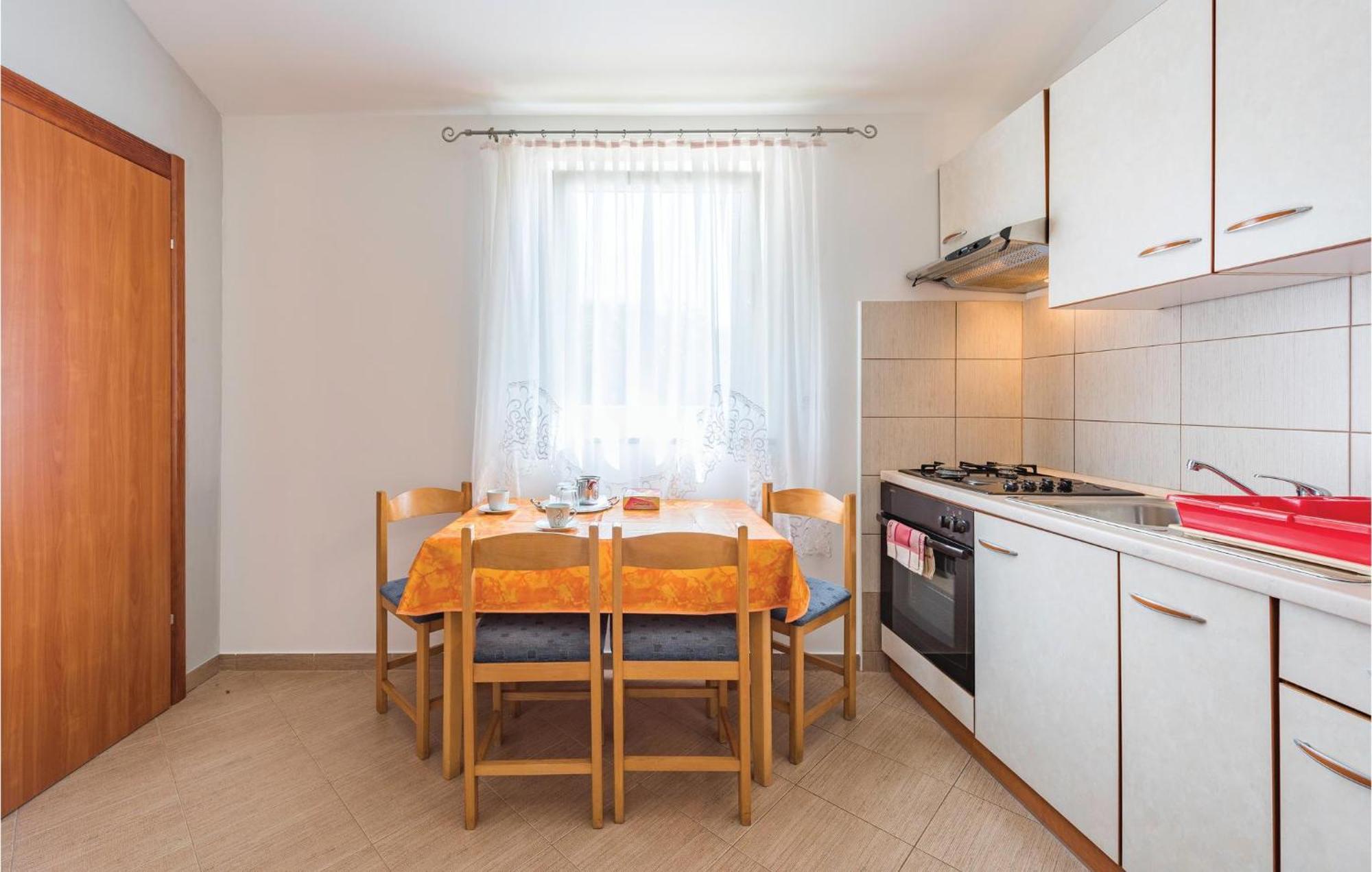 Awesome Home In Zminj With Wifi 외부 사진