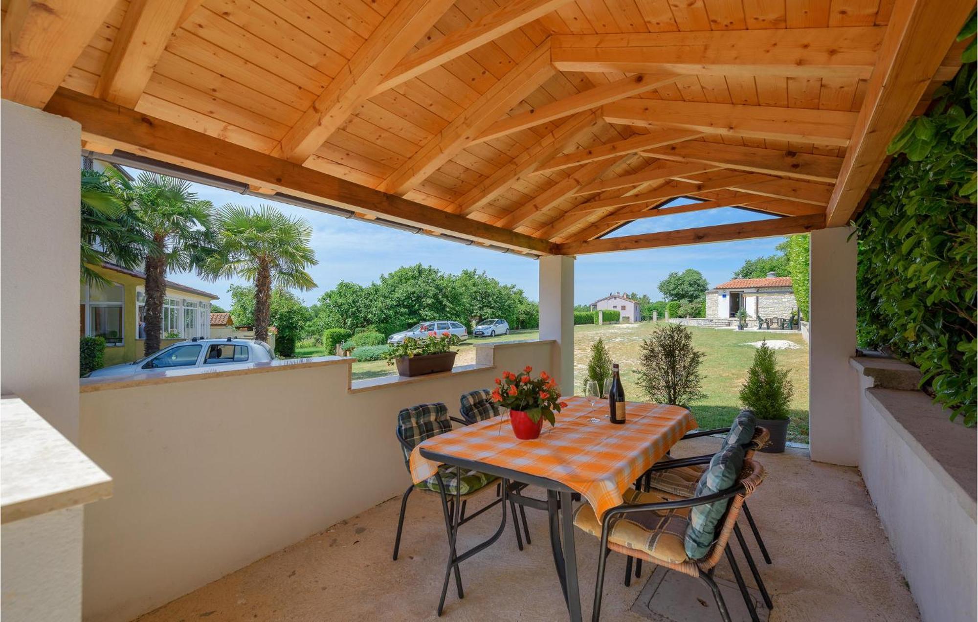 Awesome Home In Zminj With Wifi 외부 사진
